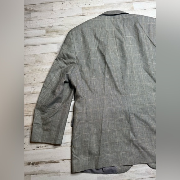 Jos. A. Bank Mens Gray Wool Silk Classic Fit Sport Coat Blazer 44R Windowpane - Picture 8 of 11